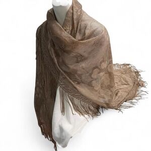 Stunning metallic gold/taupe floral shawl with‎ long fringe detailing ✨